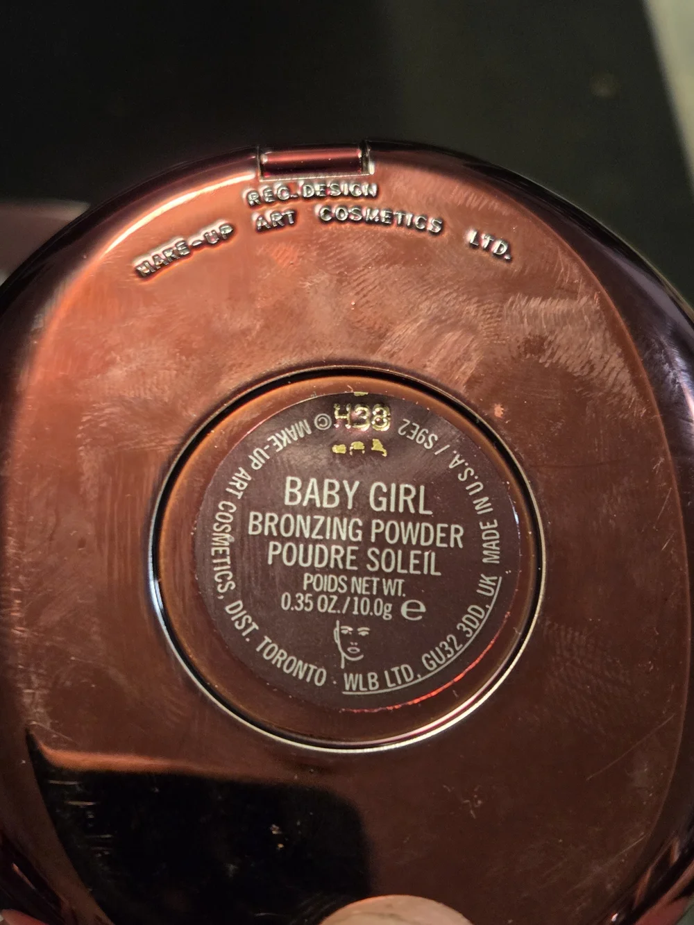 MAC Cosmetics Aaliyah Highlight Compact — Deep Plum Sheen